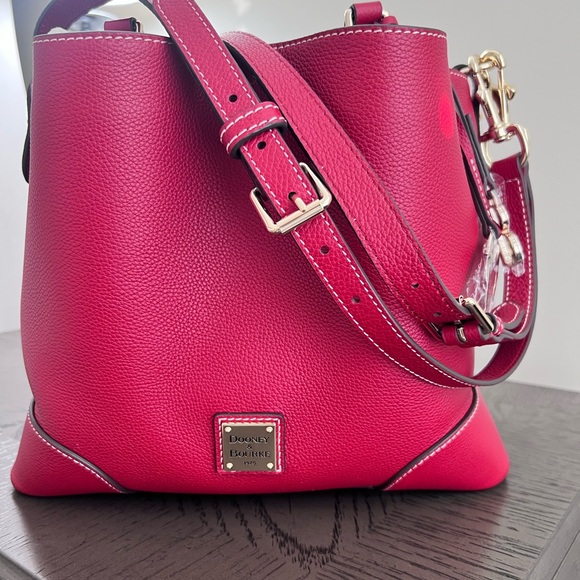 Dooney & Bourke Sorrento Barlow Cranberry Red - Picture 1 of 8